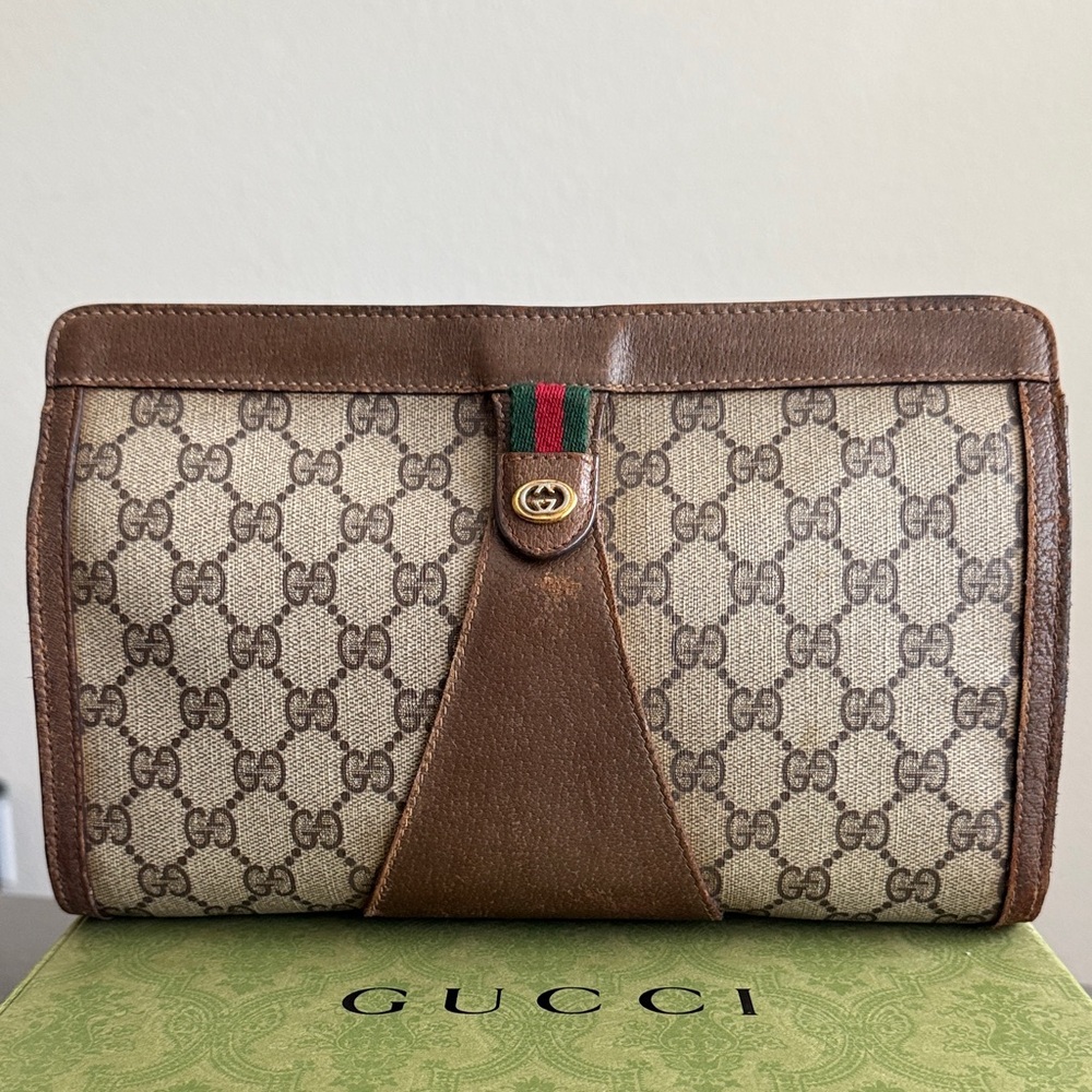 Beautiful Authentic Vintage GUCCI Clutch